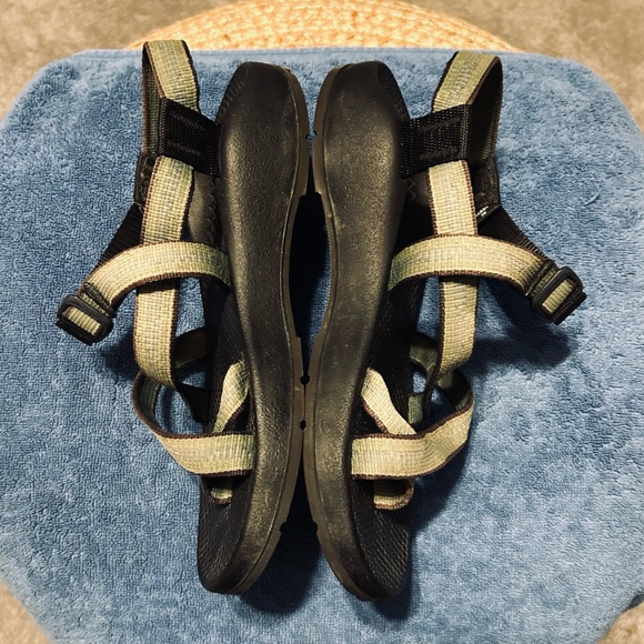Chaco Z/2 women’s Size 8 sandal-green - Picture 2 of 5
